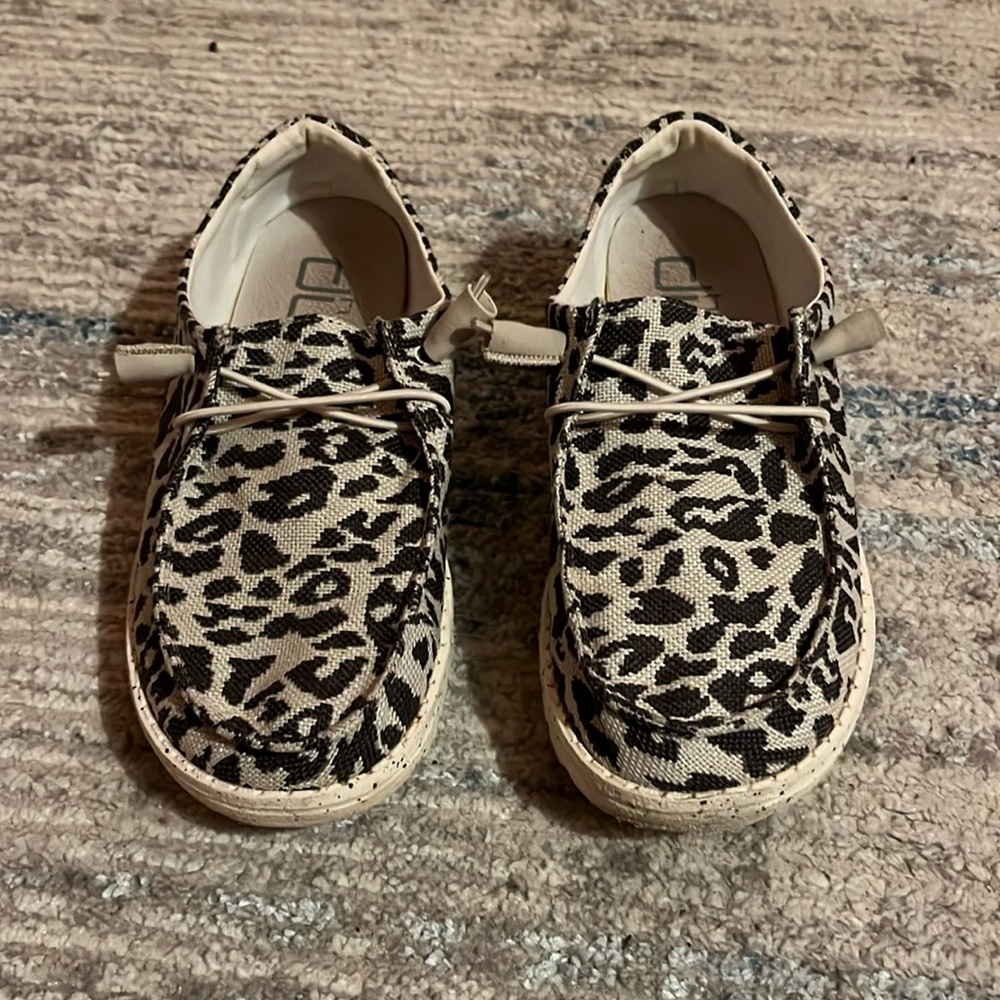 Hey dude shoes